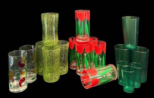 K - Vintage Plastic Drinking Cups - Tulip, Fruit & Green Mixed Lot