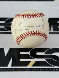 Luis Tiant Autograph w JSA Authenticity Rawlings AOLB Budig Baseball