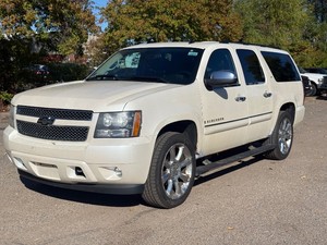 2008 CHEVROLET SUBURBAN LTZ 4X4  3rd Row Seating (NO RESERVE)