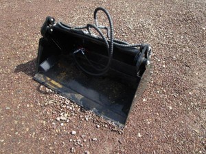 Future 40 Mini Skid Steer 4 in 1 Bucket