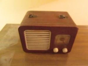 Vintago Trav-ler desktop radio