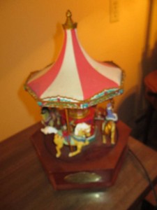Vintage musical Holiday Merry Go Round Carnival horse carousel (needs new plug end)