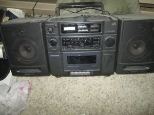 Vintage Magnavox cape cassette, CD boombox