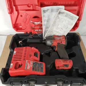 Milwaukee 2763-21XC M18 FUEL 1/2" Mid Torque Impact Wrench Kit
