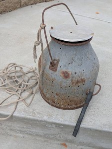 Vintage Galvanized Metal Fish Basket Bait Bucket w Lid Rope Handle