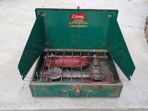 Coleman 425E Camp Stove Green Suitcase 2 Burner Vintage See Photos