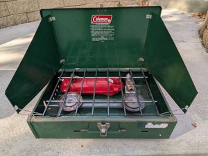 Coleman 425E Two Burner Camp Stove Green Suitcase Portable