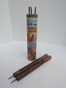 Vintage Kilgore Automotive Flares Tin & Safety Fusees Roadside Kit