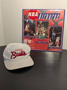 Vintage Chicago Bulls Snapback Hat & NBA Airborne 1998 Calendar