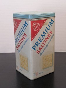 Vintage Nabisco Premium Saltines Advertising Tin Canister w Lid