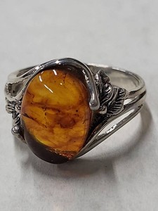 Thailand 925 Sterling Silver Amber Cabochon Leaf Motif Ring Size 8.5