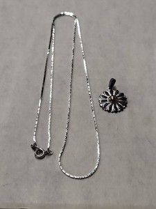 Sterling Daisy Pendant Necklace 24in & Beaded Dangle Earrings Lot