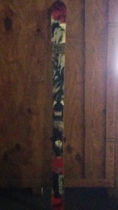 skis