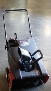 YARD MACHINES snow blower