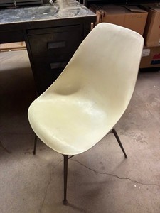 Molded Shell Mid-Century Style Side Chair