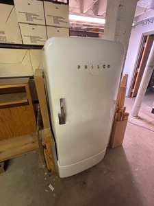 Vintage Philco G726 Refrigerator - Dairy Bar Freezer
