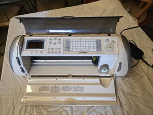 Cricut Expression CREX001 Electronic Cutting Machine - 2005 - Powers On