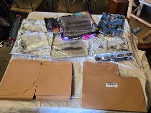 Unopened Pack of Poly Mailers, Christmas Wrap