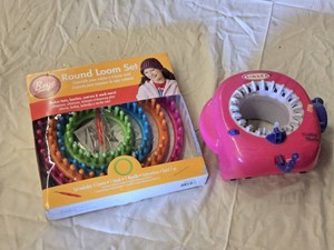 Boye Round Loom Set and Singer Knitting Machine