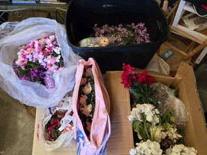 Lot of Decorative Artificial Flowers and Holiday D�cor Items
