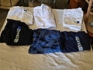Lot of Gildan T-Shirts, Two White, Two Black, One Tie-Dye, One Navy Blue, All Size 2XL