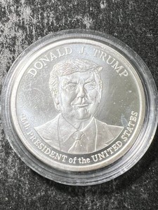 1 TROY OZ .999 FINE SILVER DONALD TRUMP ROUND IN AIRTITE