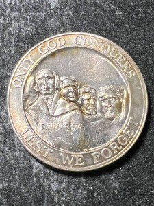 1 TROY OZ .999 FINE SILVER MT. RUSHMORE ROUND