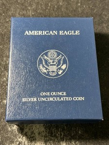 2011 AMERICAN SILVER EAGLE 1 TROY OZ .999 FINE SILVER IN ORIGINAL MINT BOX