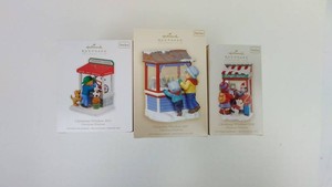 Christmas Ornaments - Hallmark Keepsake Christmas Window Series (Lot of 3)