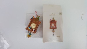 Christmas Ornament - Hallmark Keepsake Disney Mickey & Friends