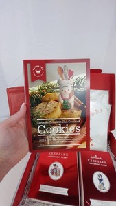 Hallmark Keepsake Ornaments - 2018 Ornament Club Member Kit