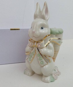 Bunny Bud Vase - Petals and Pearls SKU #6249379