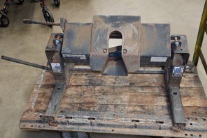 Reese Fifth Wheel Trailer Hitch with Mount