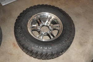 15 Wheel with Tire - GM 6-Bolt Truck