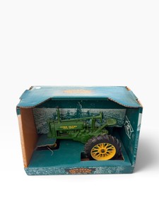 ERTL 116 Vintage 1937 John Deere Model BN Tractor - NIB