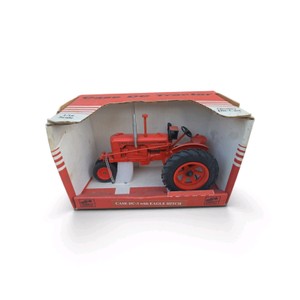 SpecCast 116 Scale Case DC-3 Narrow Front Diecast Tractor
