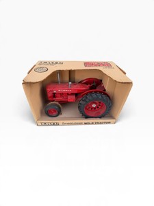 ERTL McCormick WD-9 Tractor  116 Scale Special Edition Diecast  Original Box