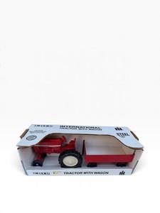 ERTL International Harvester IH Tractor & Steel Wagon Set  132 Scale  Original Box