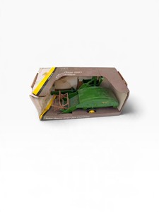 ERTL John Deere 1940 Model 12A Pull-Type Combine  116 Scale  No. 5601  Original Box