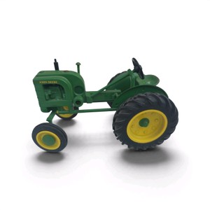 vintage 116 scale John Deere Model LA die-cast tractor (19411946 style), made by Spec Cast