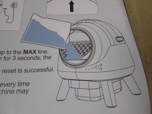 Self cleaning cat litter box
