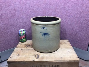 Antique REDWING 2 Gallon - TargetBee Sting - Salt Glaze Crock - Very Nice