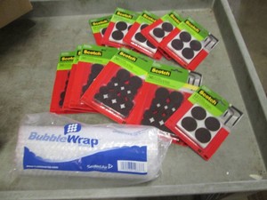 Assorted Scotch felt pads and bubble wrap