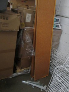 3 8 Food shelves with brackets