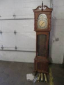 Grandfather clock, complete with all parts but needs chain mechanism reset
