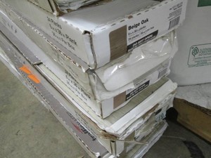 7 Cases of 24 planks beige oak flooring, 36 SF per box