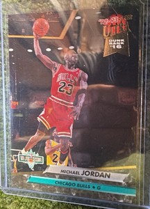 SkyBox 1992-93 Michael Jordan #31 Chicago Bulls NBA Basketball Card