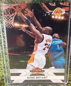 2010-11 Panini Threads #129 Kobe Bryant - Los Angeles Lakers GOAT 