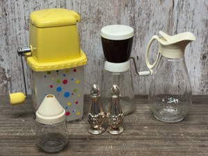Vintage 6 pc Kitchen Items