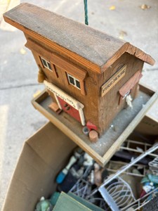Box of birdhouses etc